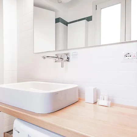 Amazing Flat Near Duomo & Colonne Di San Lorenzo By Easylife Milan